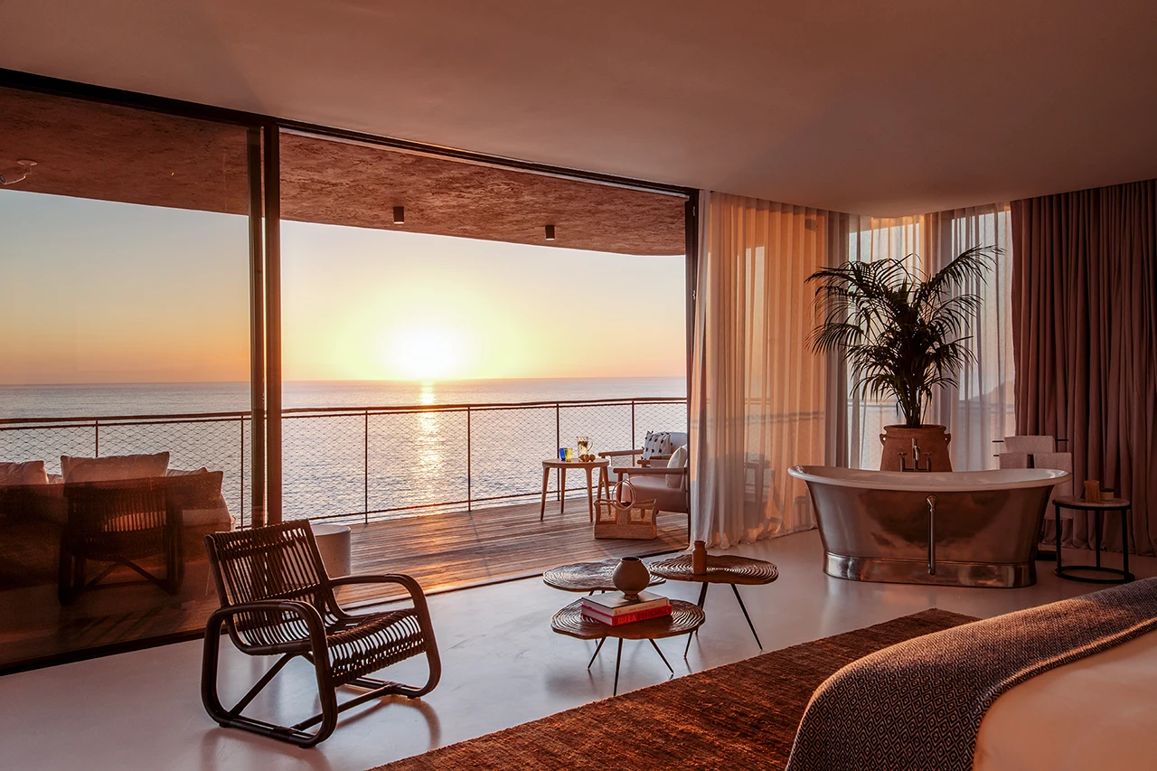 Six Senses - view of a sunset from the clifhanger master bedroom